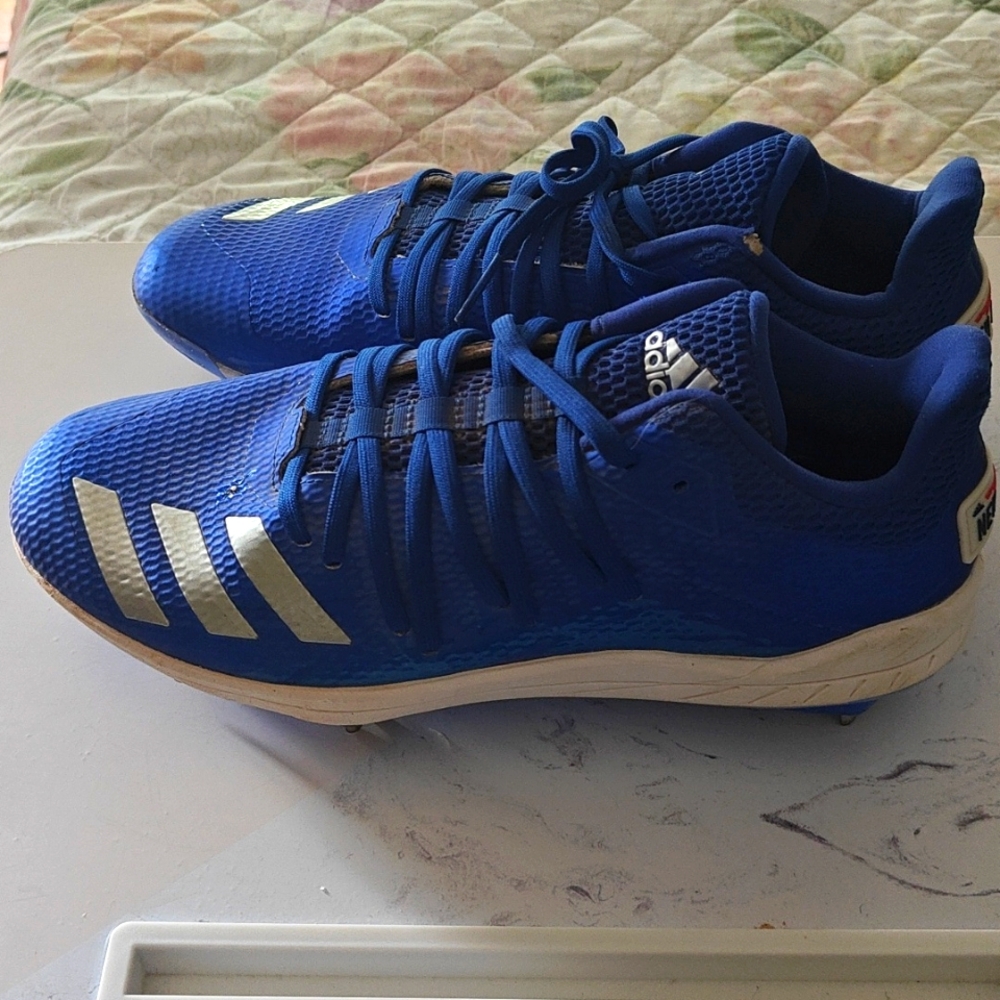 Baseball cleats